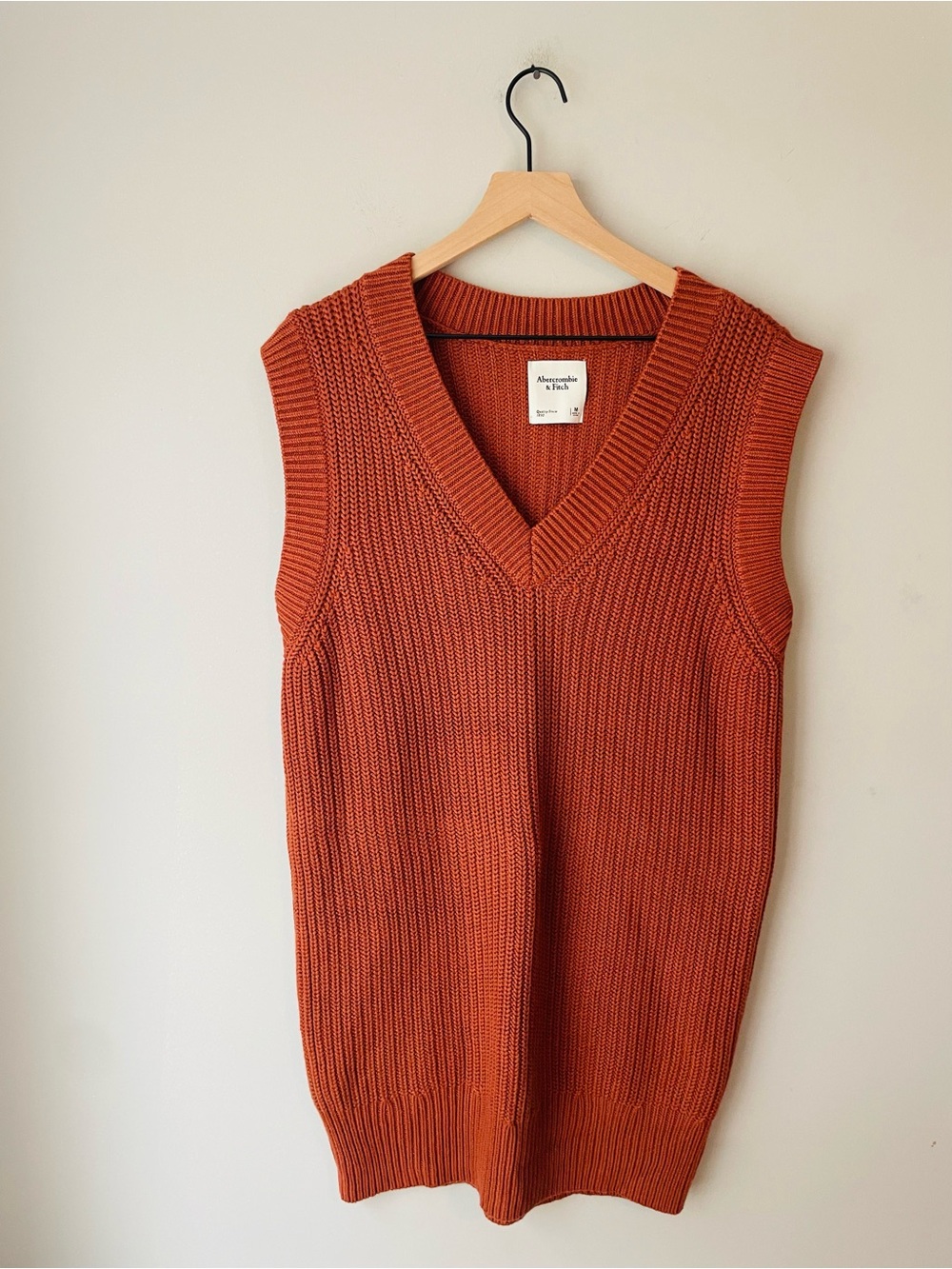 Abercrombie & Fitch Women's Rust-Orange V-Neck Long Knit Sweater Vest